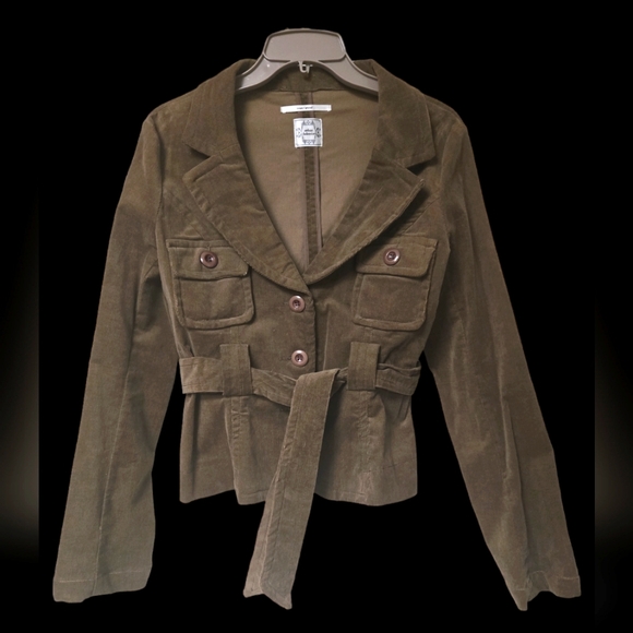 Urban Behaviour - Picture 1 of 3